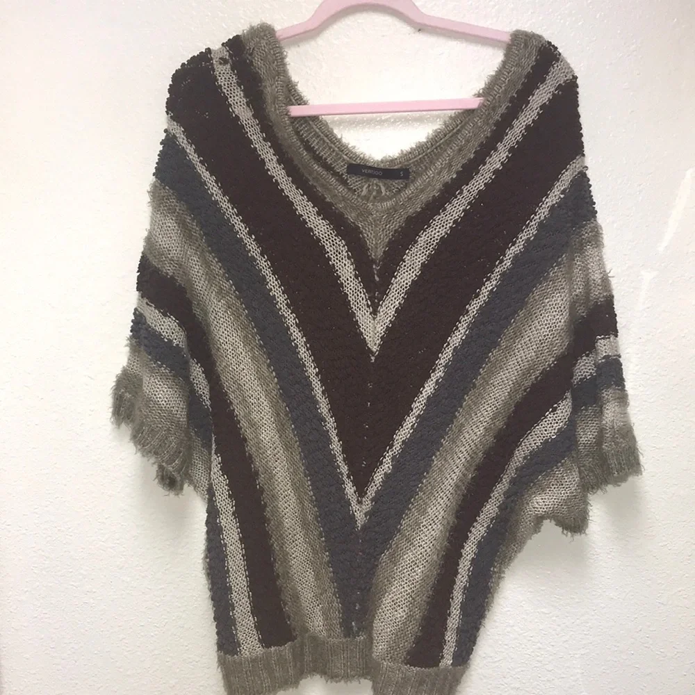 Vertigo Poncho Knit Sweater Oversized Small Retro Vintage V-Pattern Brown Gray - Picture 1 of 11